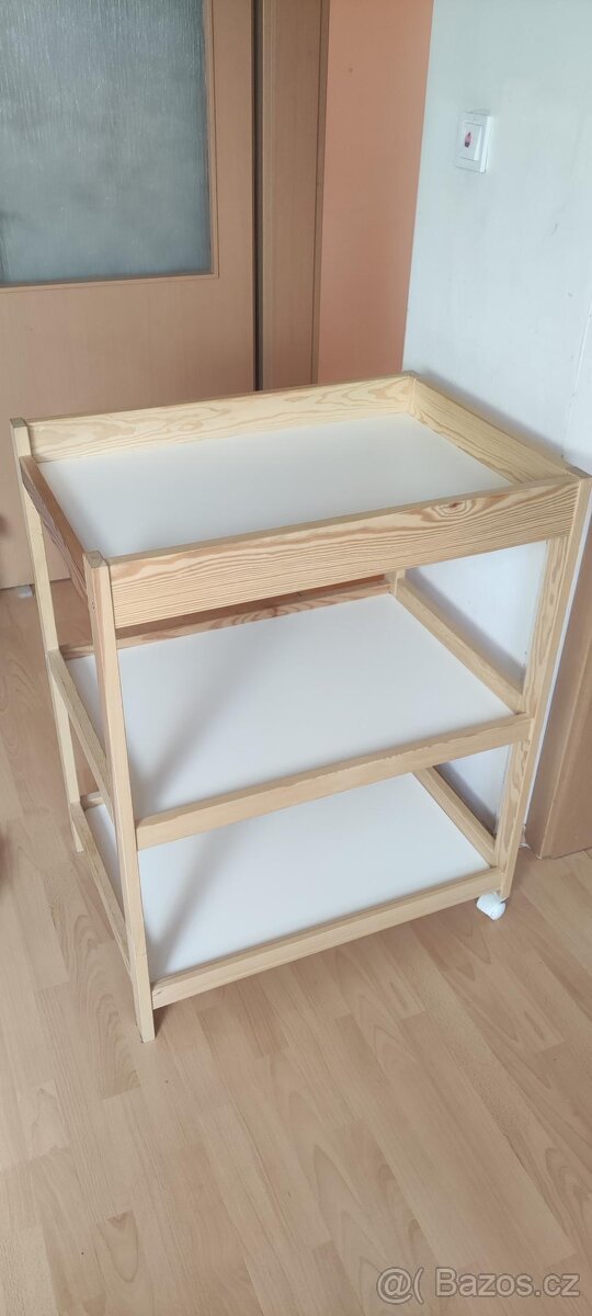 Přebalovací pult Klups