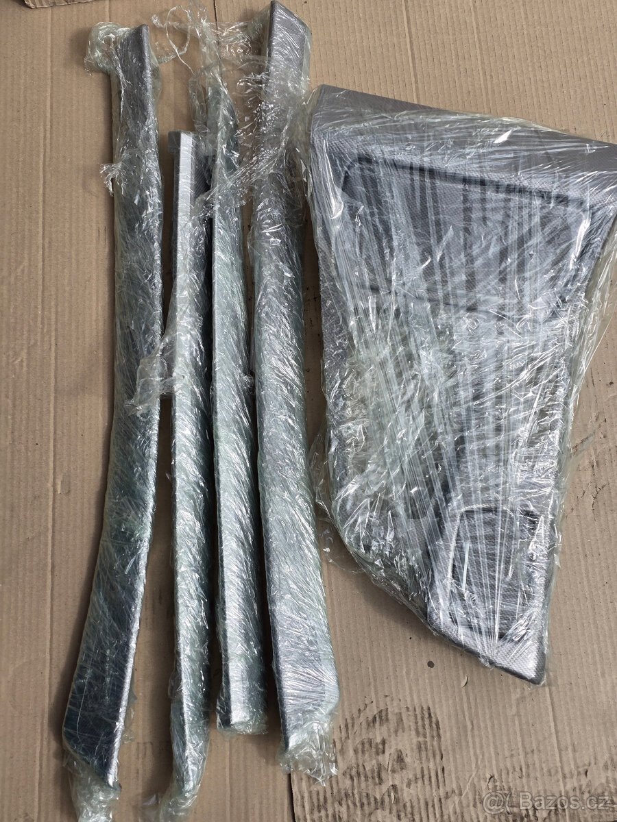 BMW F10/F11 interiérové lišty aluminium hexagon