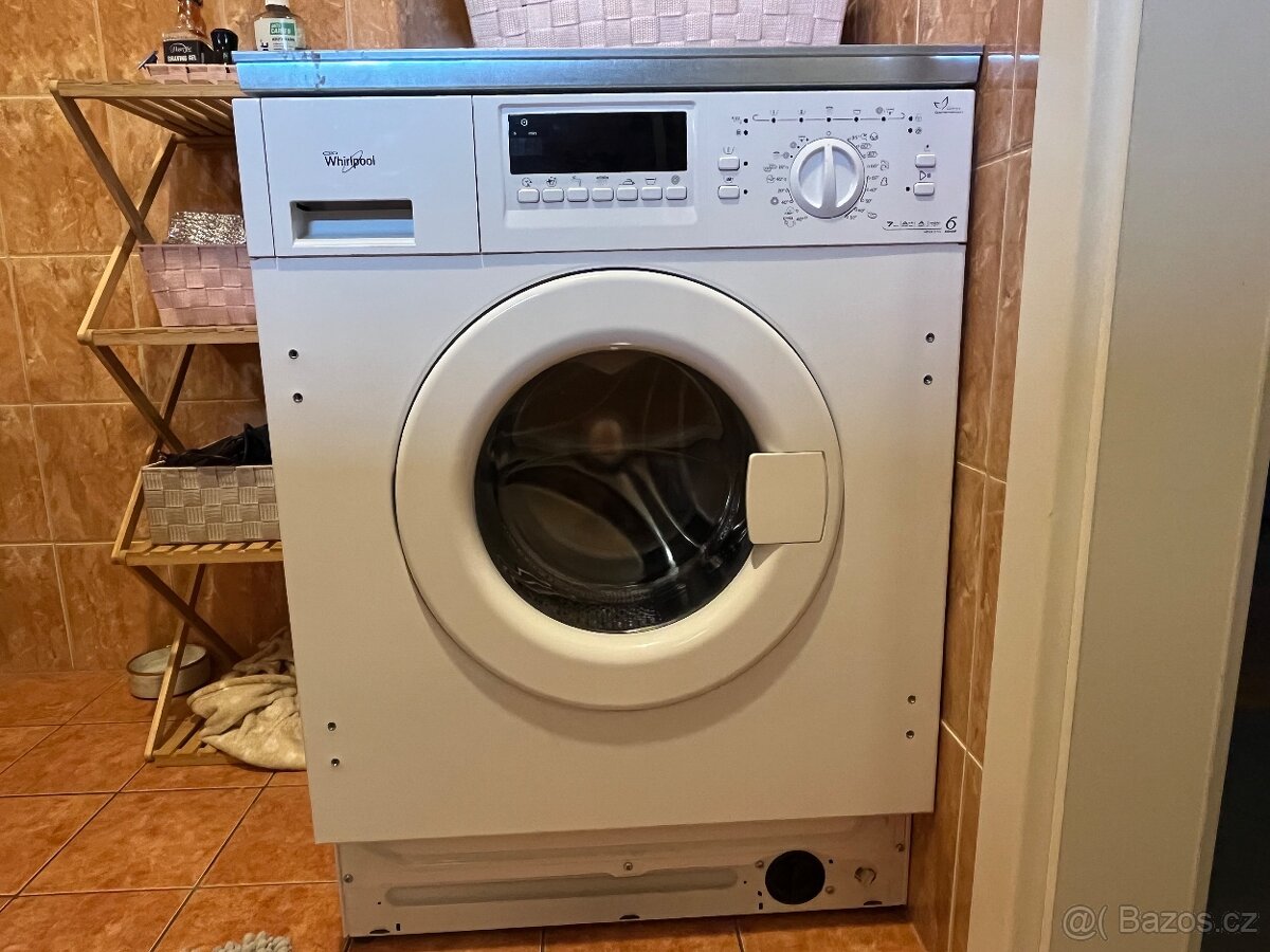 Pračka whirlpool