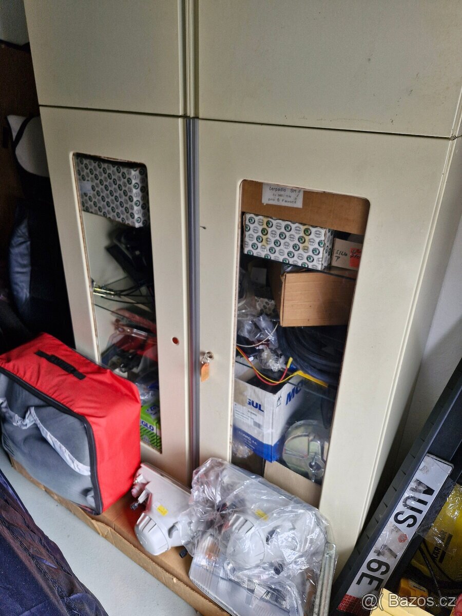Dílenská kovová skříň Kovona