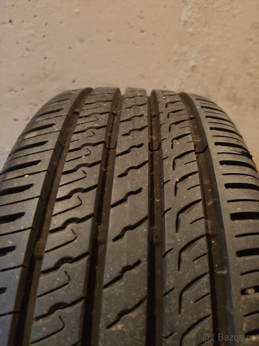 Letní alu kola BORBET 15" 4×98 + Barum Bravuris 195/45 R15
