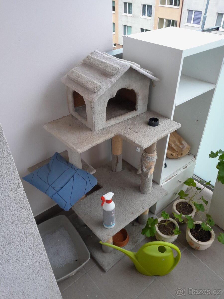 Věž, domek, domeček pro kočku