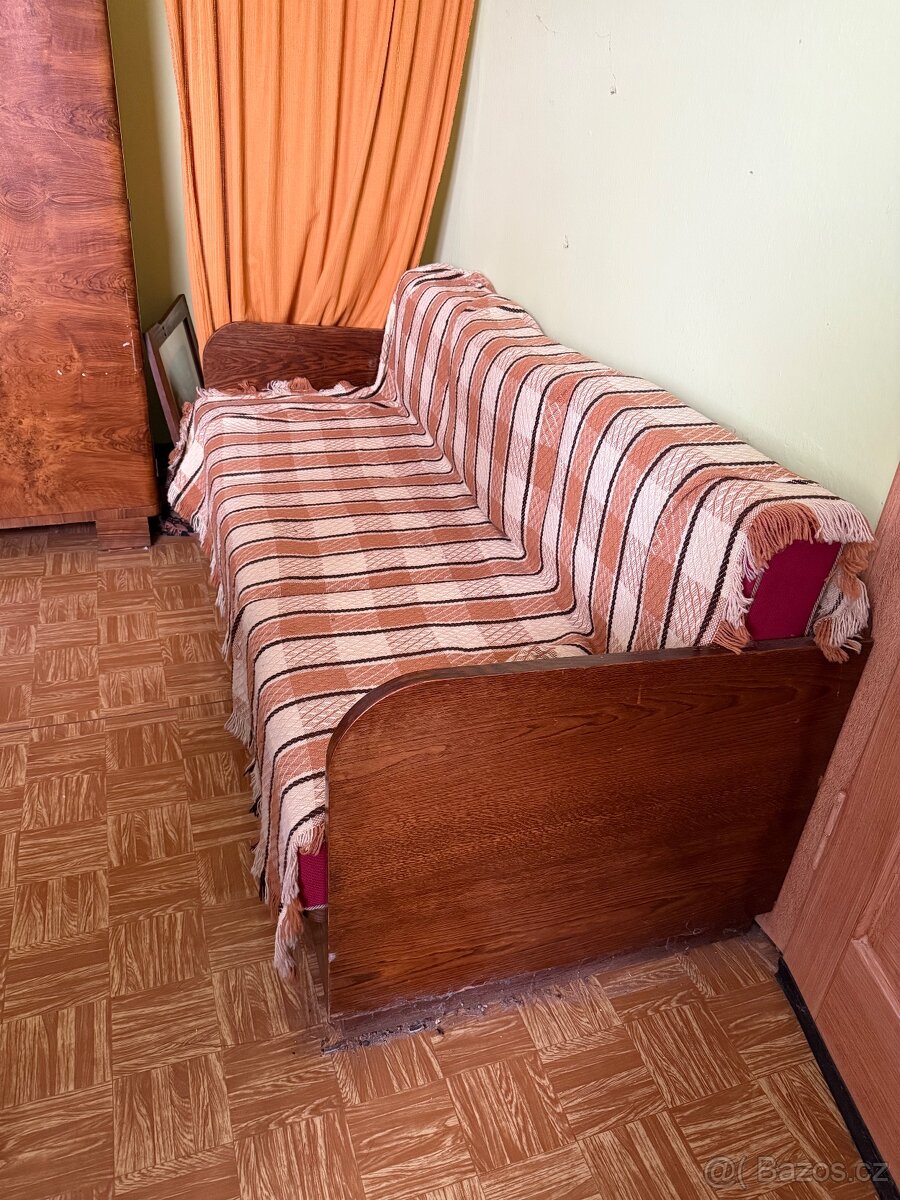 Válenda nebo gauč