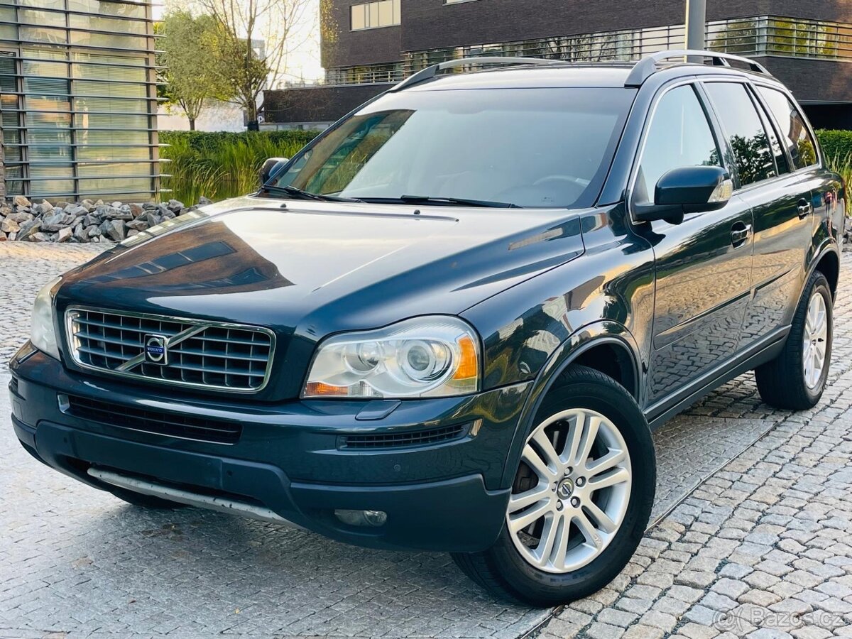Volvo XC90 2.4 D5 AUT 1.MAJITEL 7 MÍST KAMERA TAŽNÉ SERVISKA