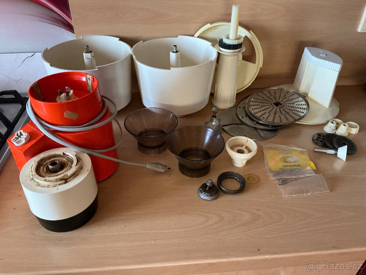 Prodám kuchyňský robot