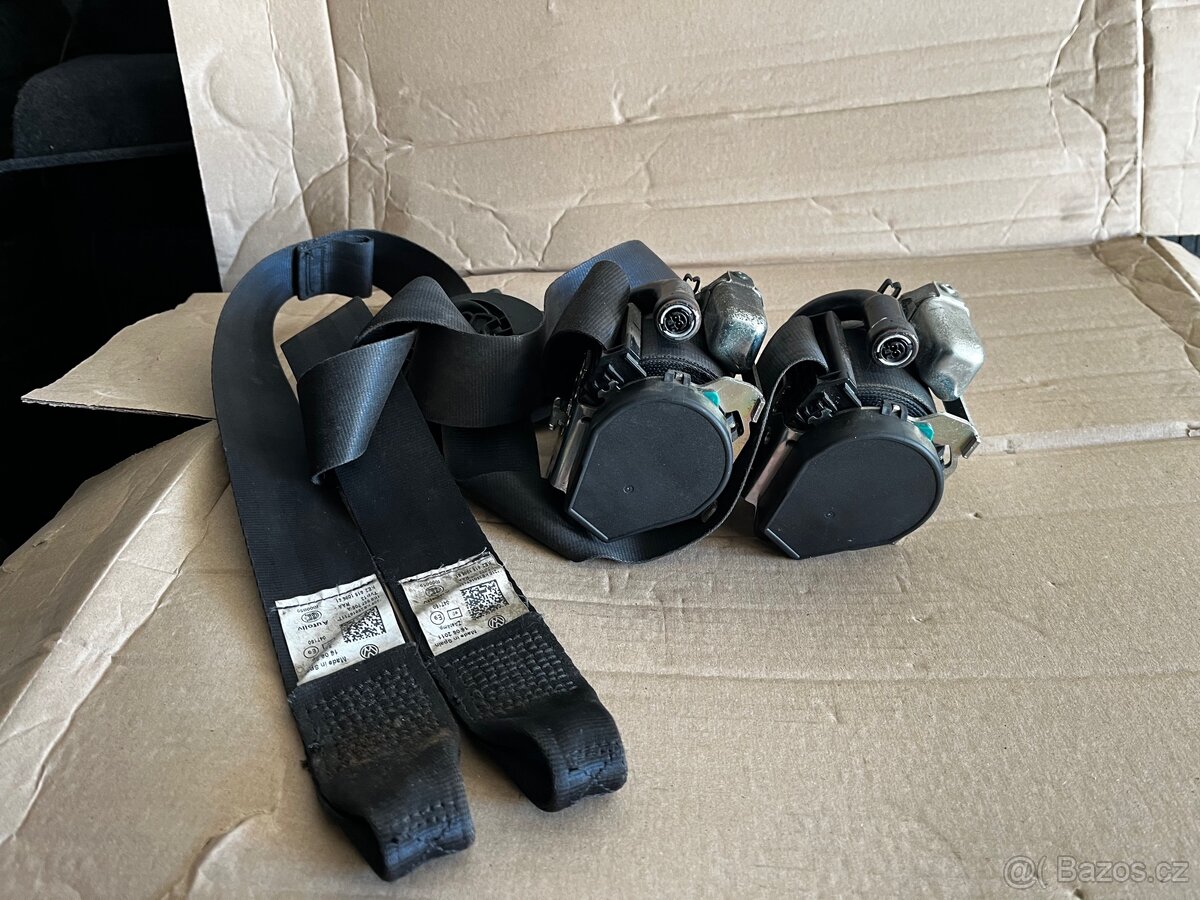 Volkswagen Scirocco – přední bezpečnostní pásy L+P