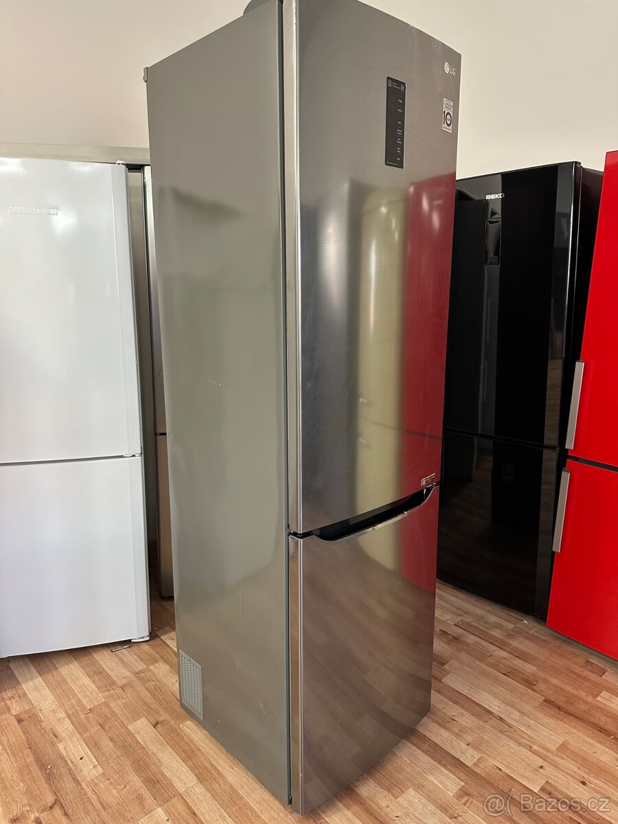 Lednice s mrazákem LG (127)