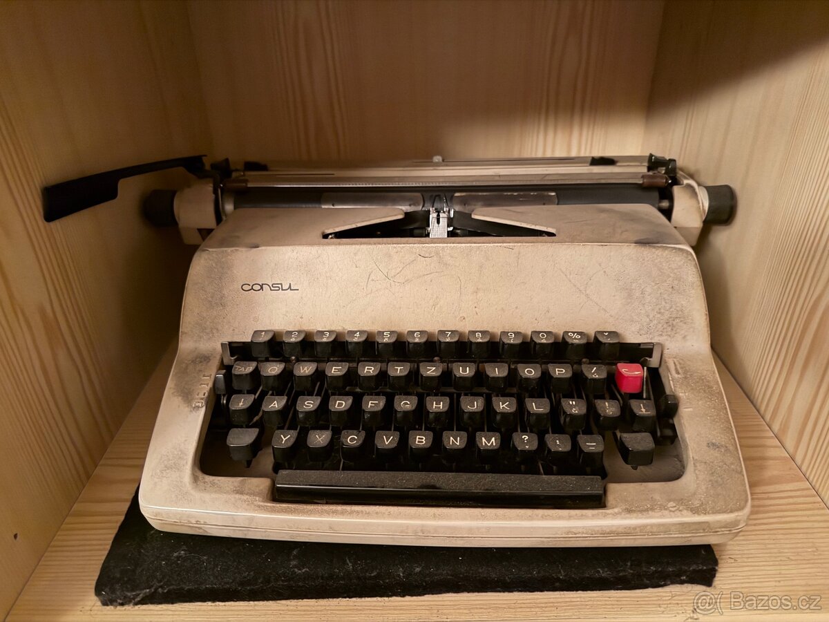 Psací stroj Consul