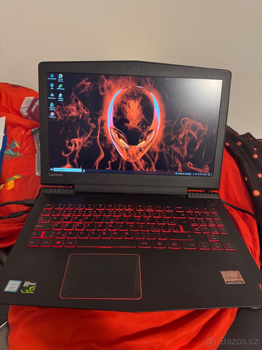 Herní notebook Lenovo Y520
