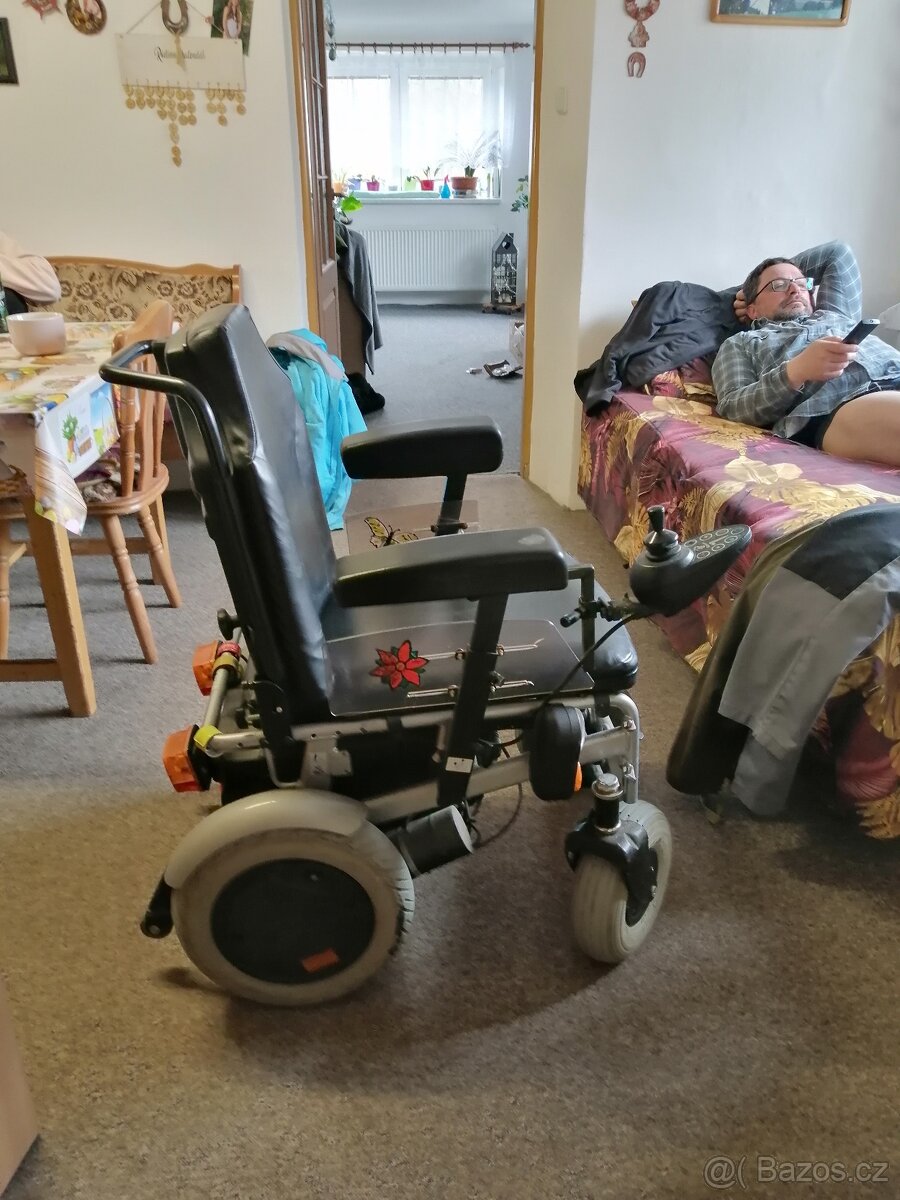 Elektrický invalidní vozík Allround 900 C
