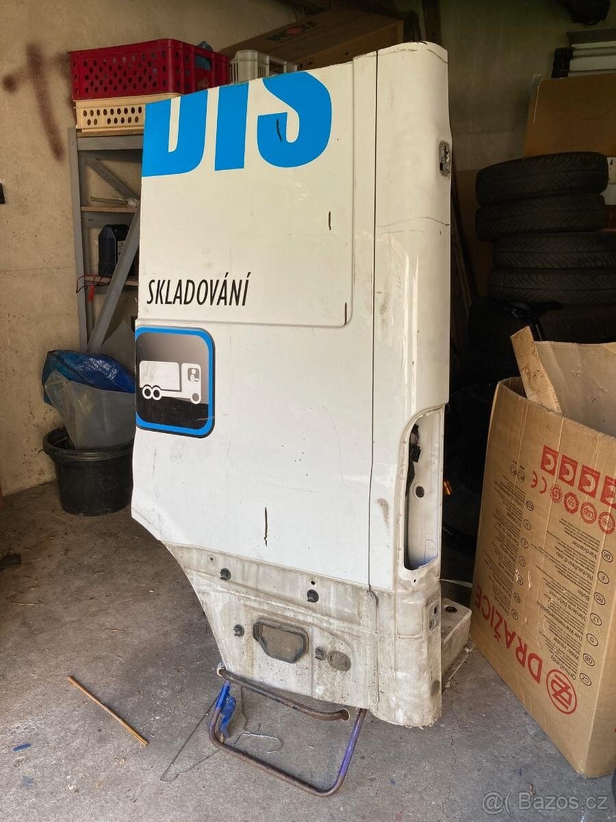 Ford Transit -levý sloupek