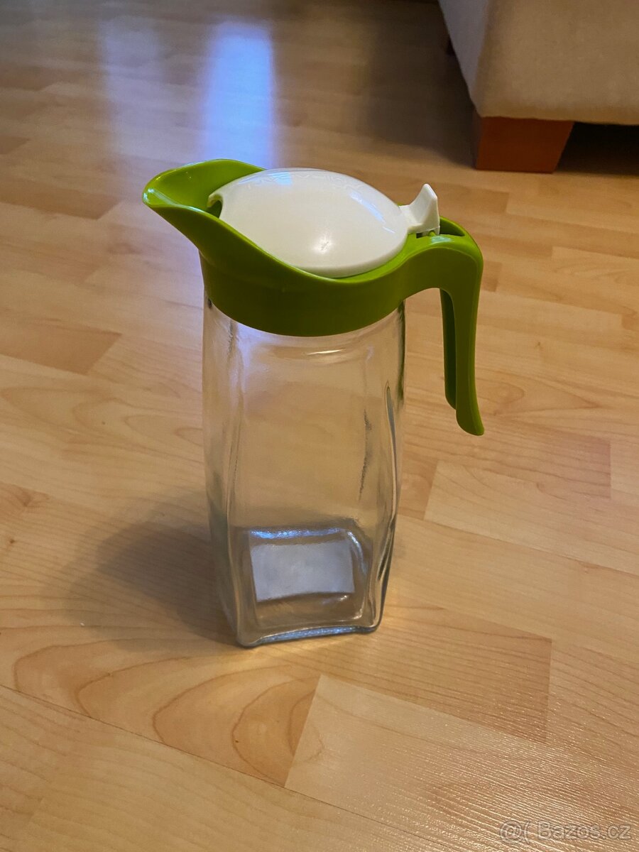skleněný džbán na vodu s plastovým víkem SmartCook