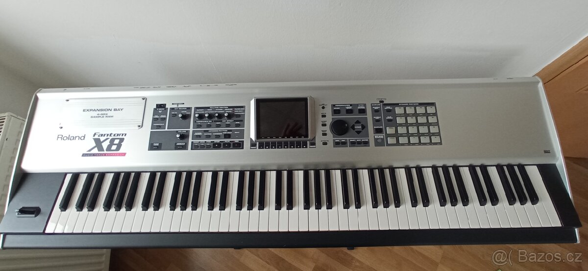 Roland Fantom X8