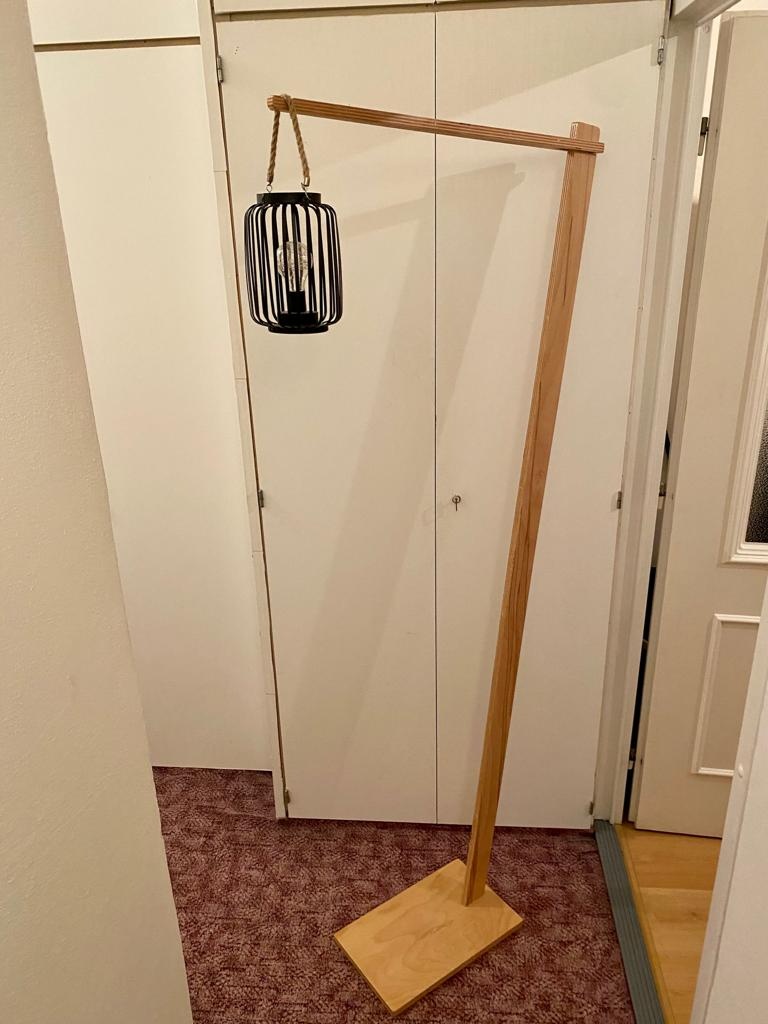 Stojací designová lampa