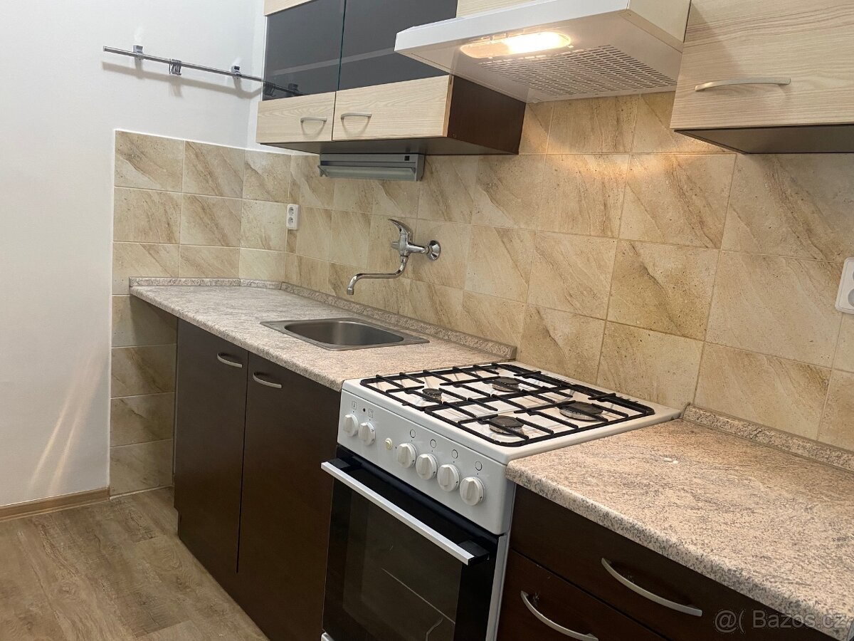 Pronájem světlého bytu 2+1, Praha Vršovice, 49m2