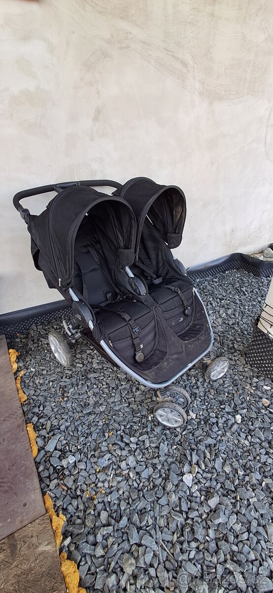 Kočárek Britax