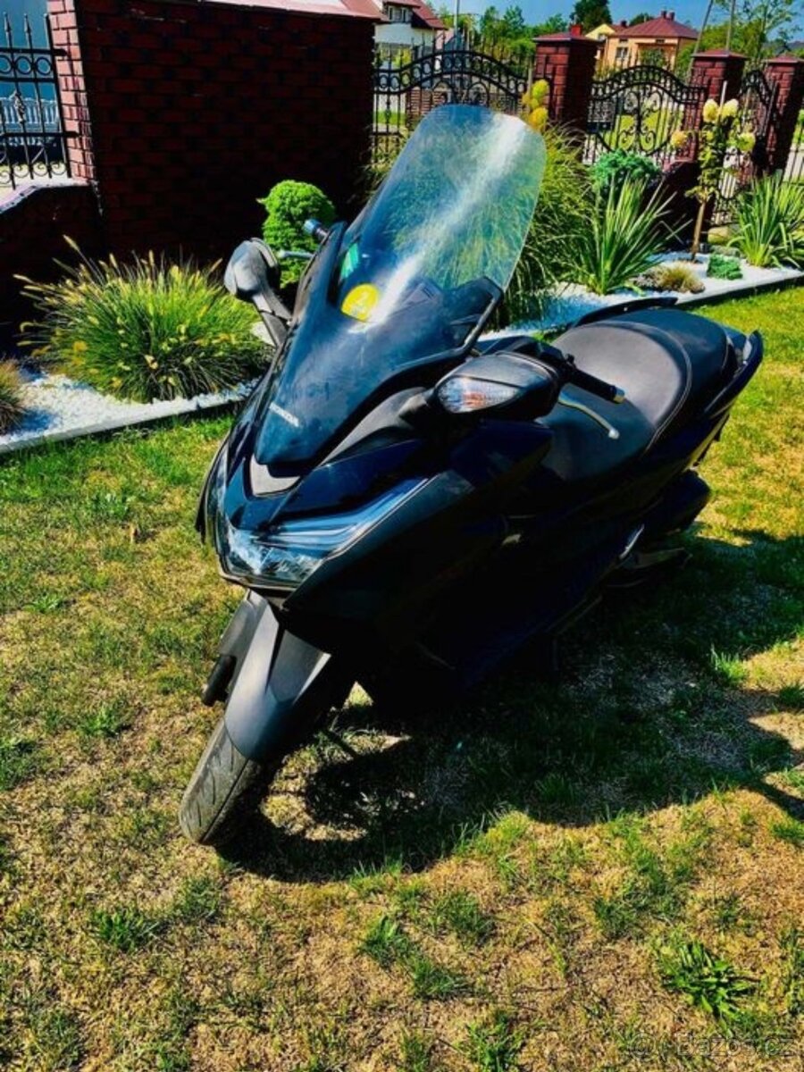 Honda Forza 125ccm (2016)