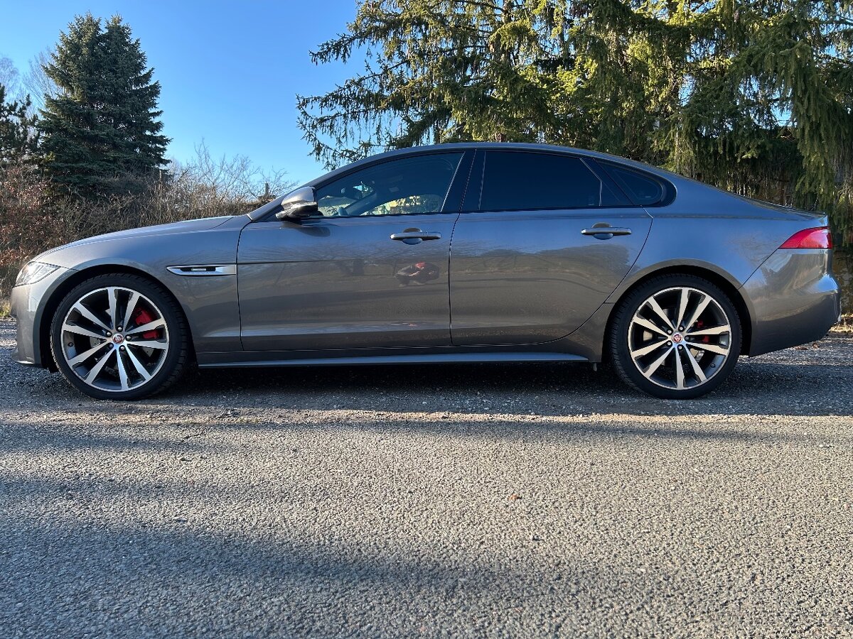Jaguar XF 30d 221kW - TOP stav