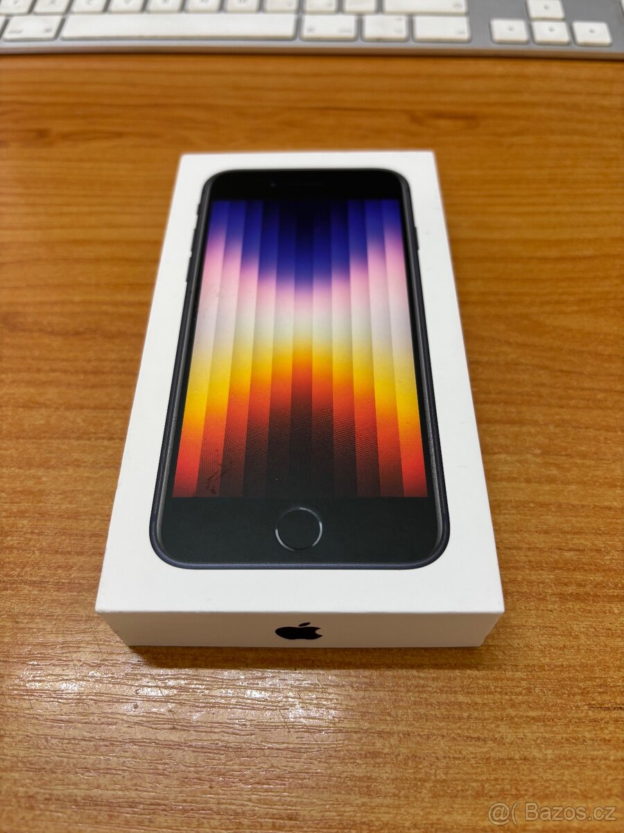 Apple iPhone SE 2022 - 128GB jako Nový
