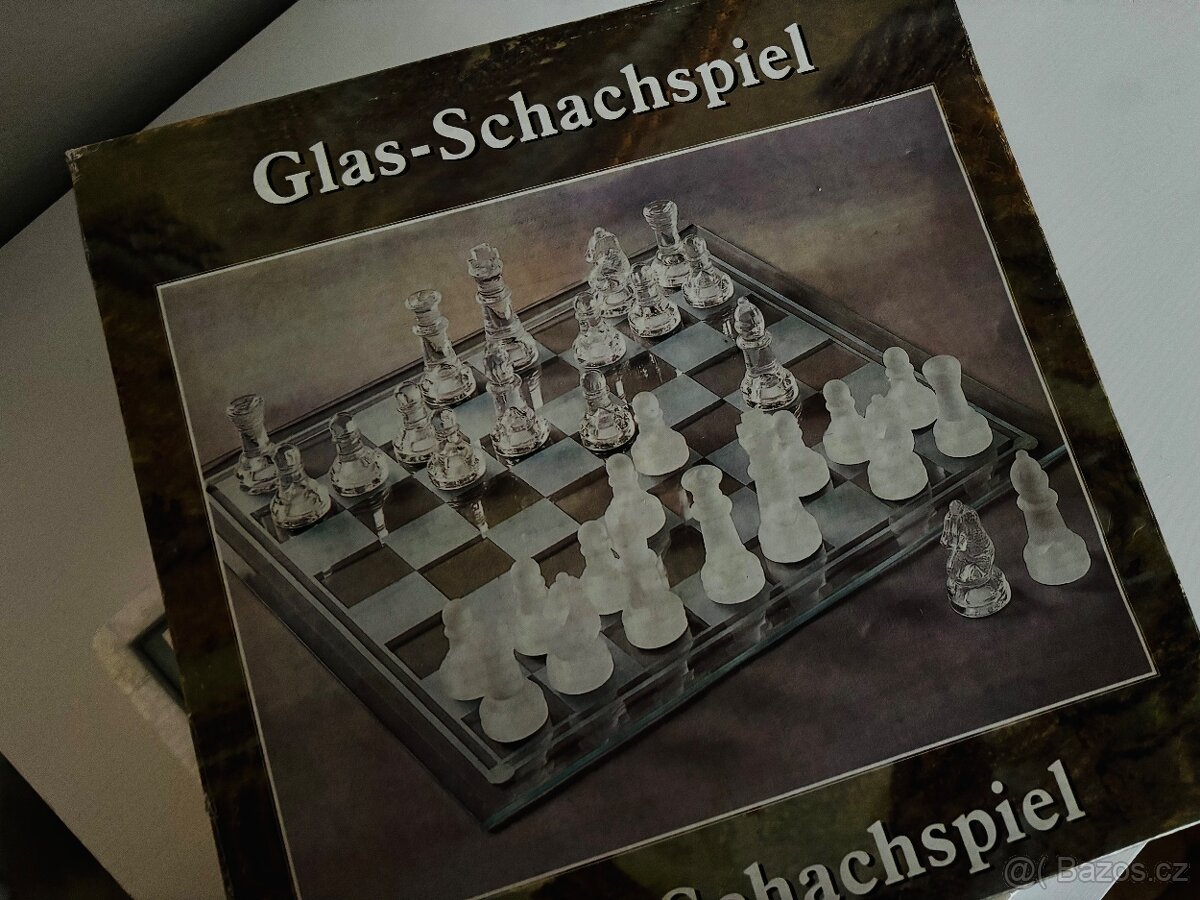 Skleněné šachy