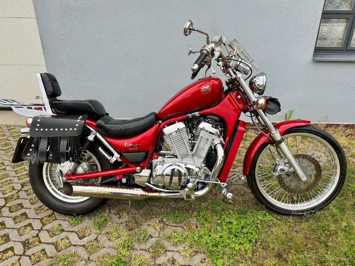Suzuki vs 800 Intruder