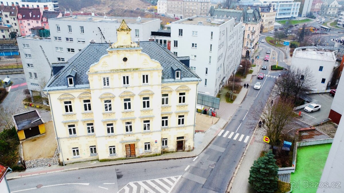 Pronájem bytu 1+kk s možností parkování a vl. vytápěním.