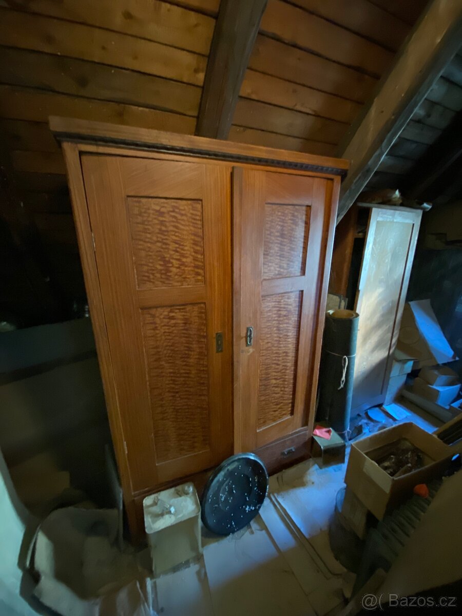 Staré skříně