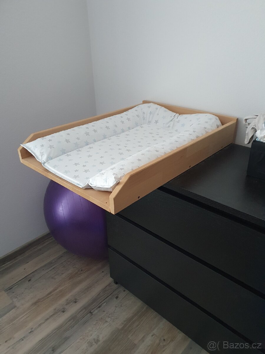 Přebalovací pult