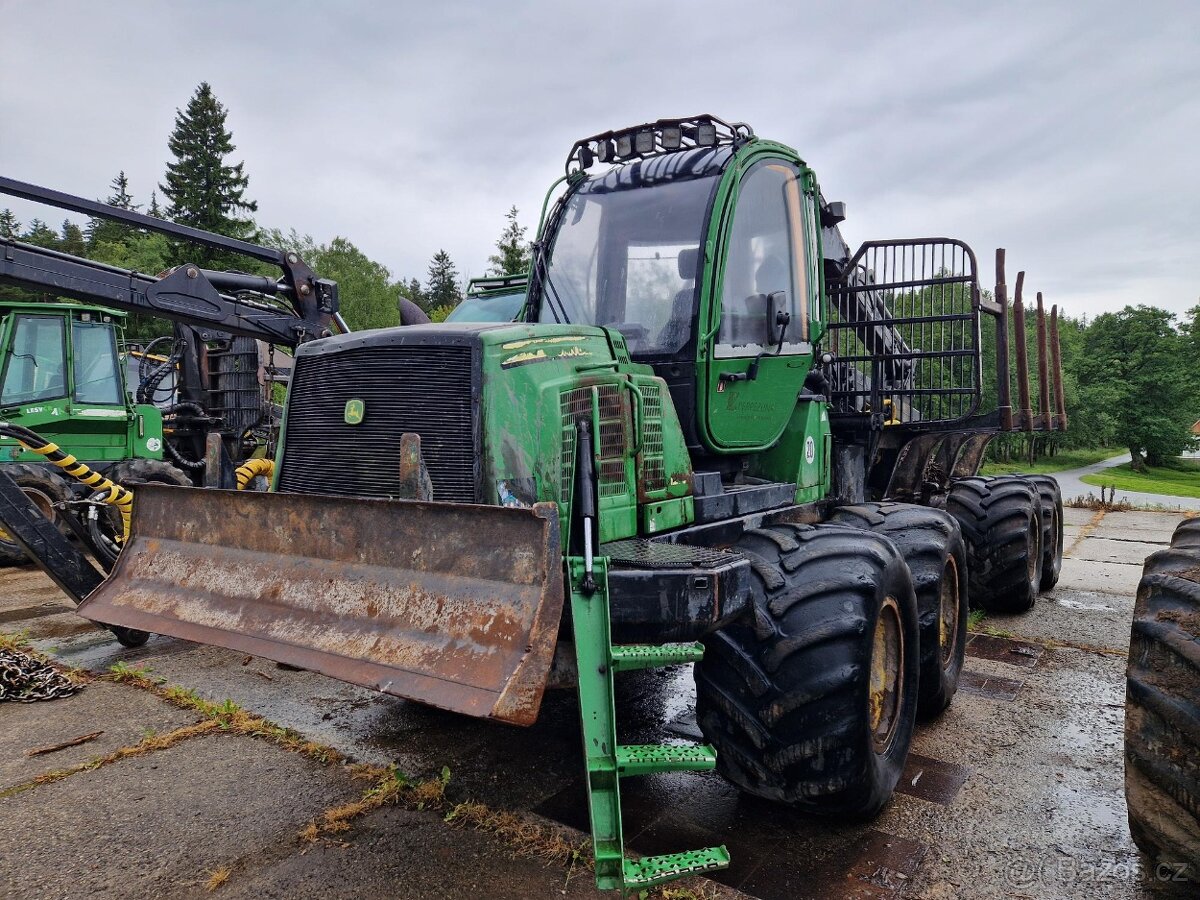 JOHN DEERE 1210 E vyvážecí souprava