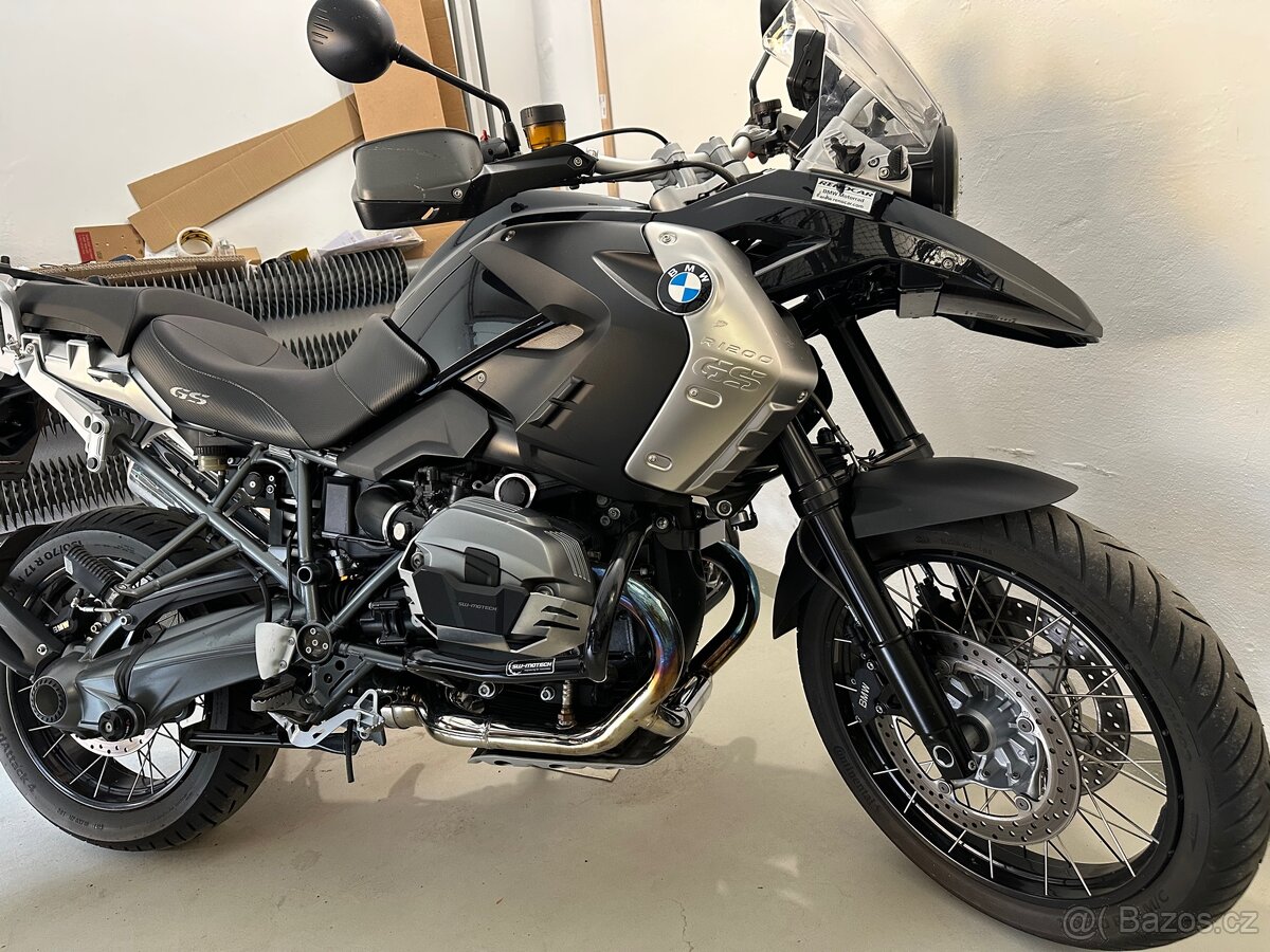 BMW R 1200 GS Triple Black nové v ČR najeto 28000km