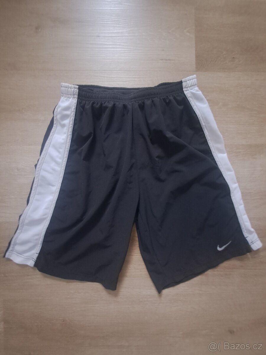 Kraťasy Nike