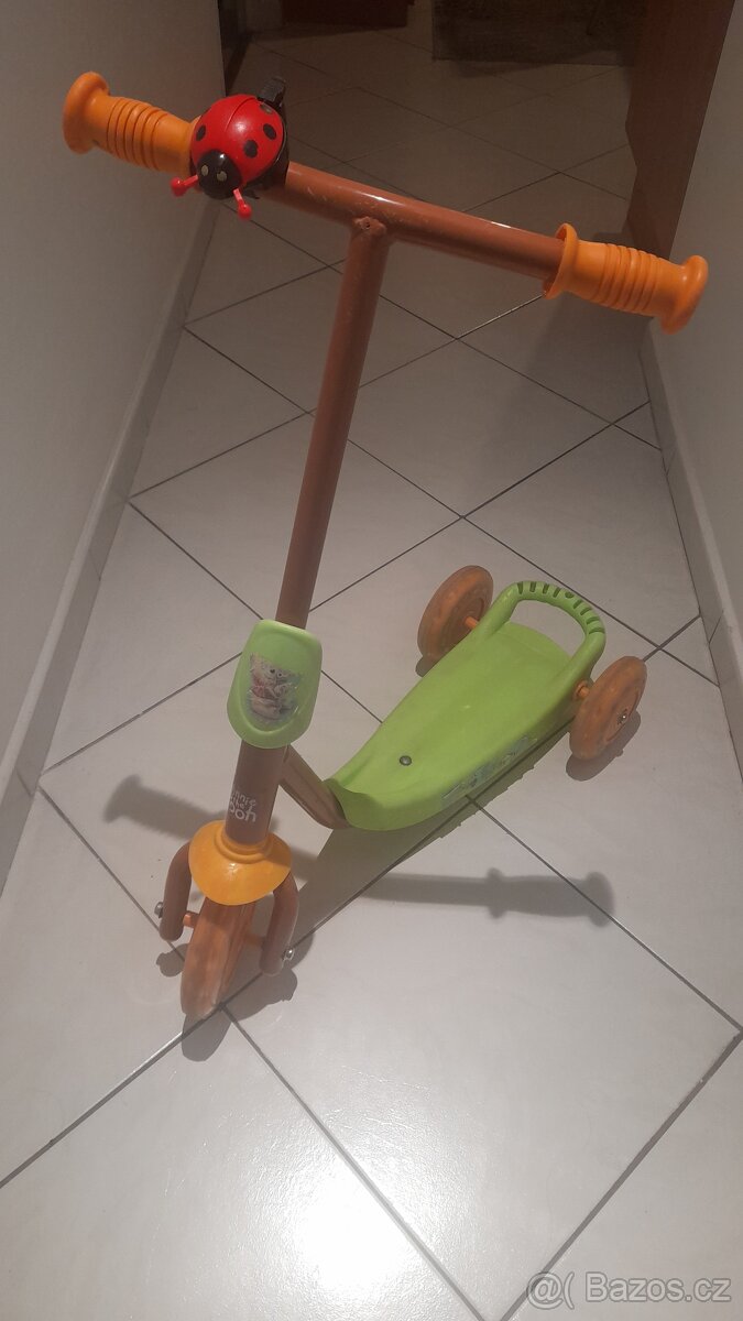 Tříkolová koloběžka