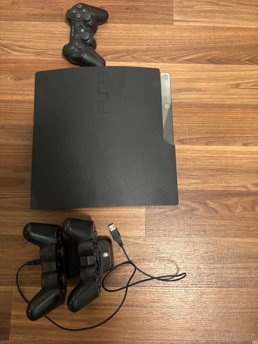 PS3 + ovladače a -17her