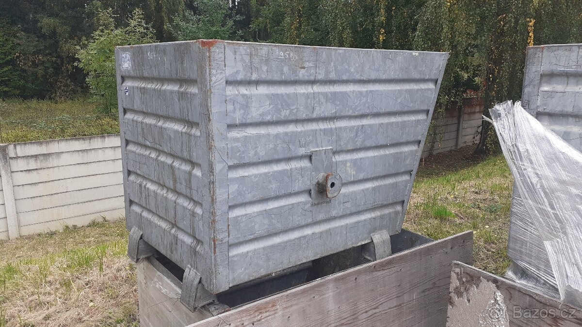 plechová bedna / kontejner - robustní konstrukce