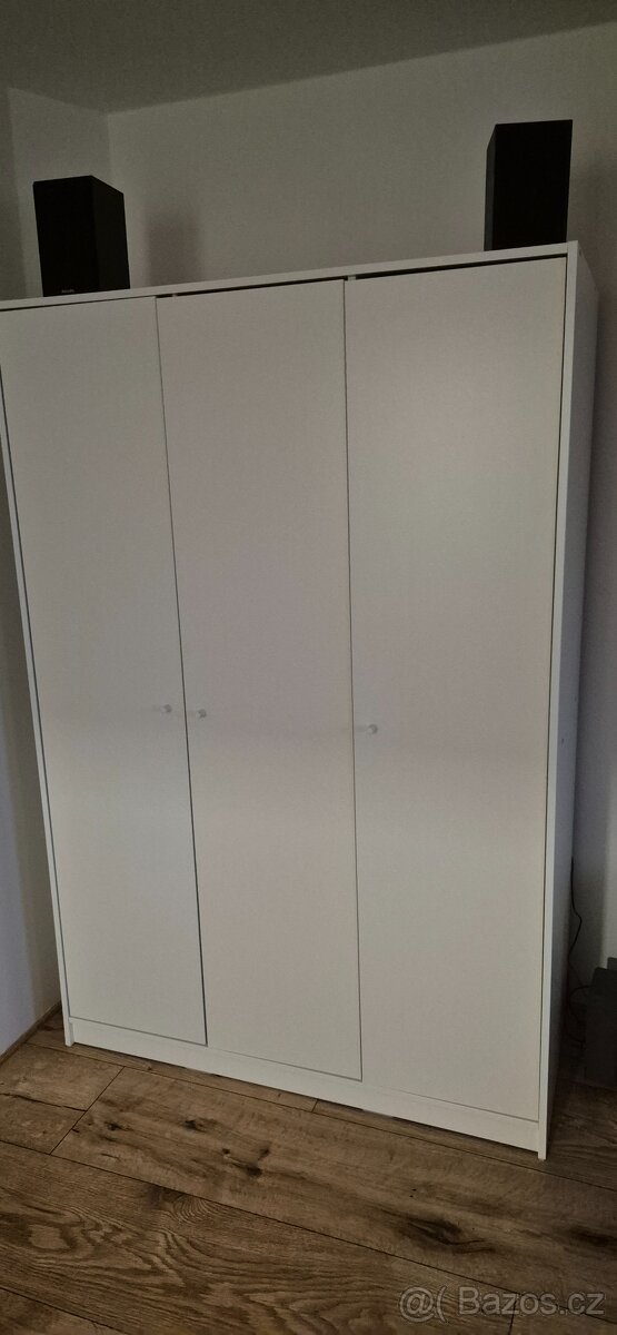 Šatní skříň Ikea