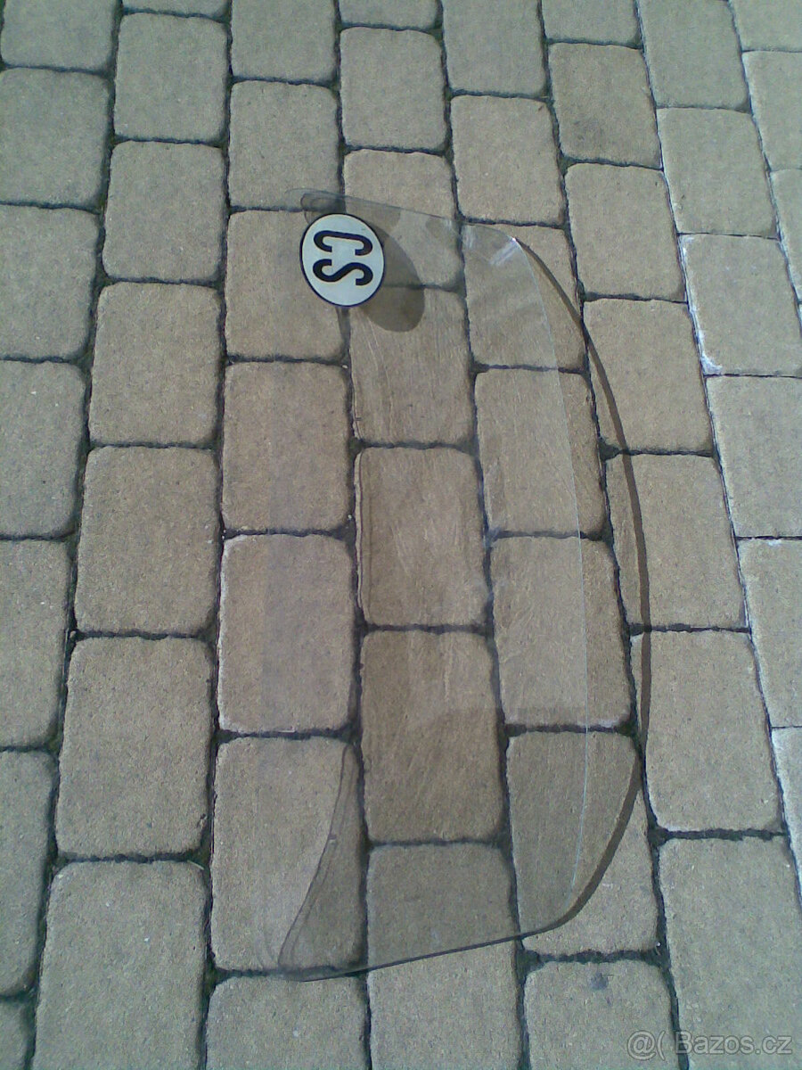 Zadní sklo na TRABANT 601 combi