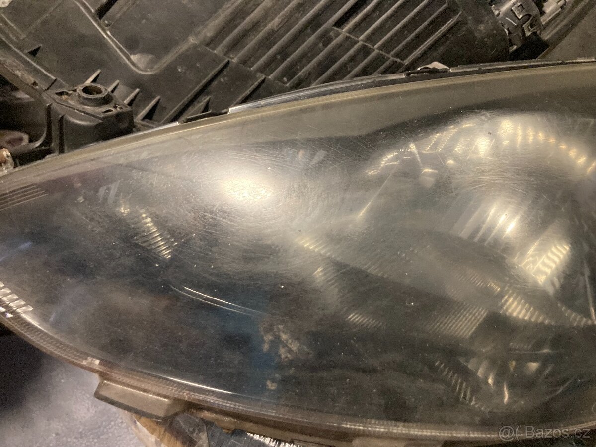 prední lampy mazda 2 DE 2010