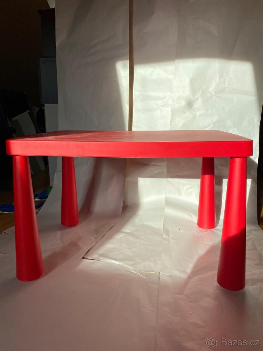 Ikea - detsky stolecek se zidlickami