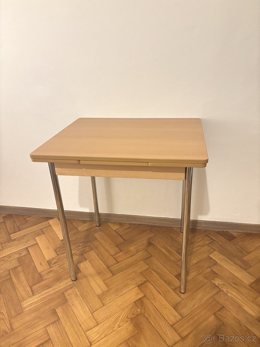 Jídelní stůl, rozkládací