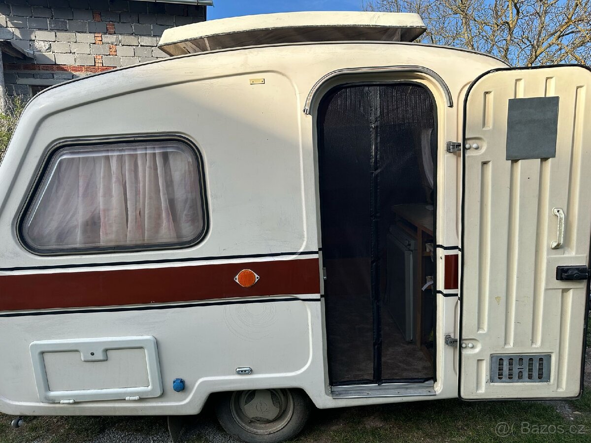 Karavan N126 – suchý, vybavený, ihned na cestu