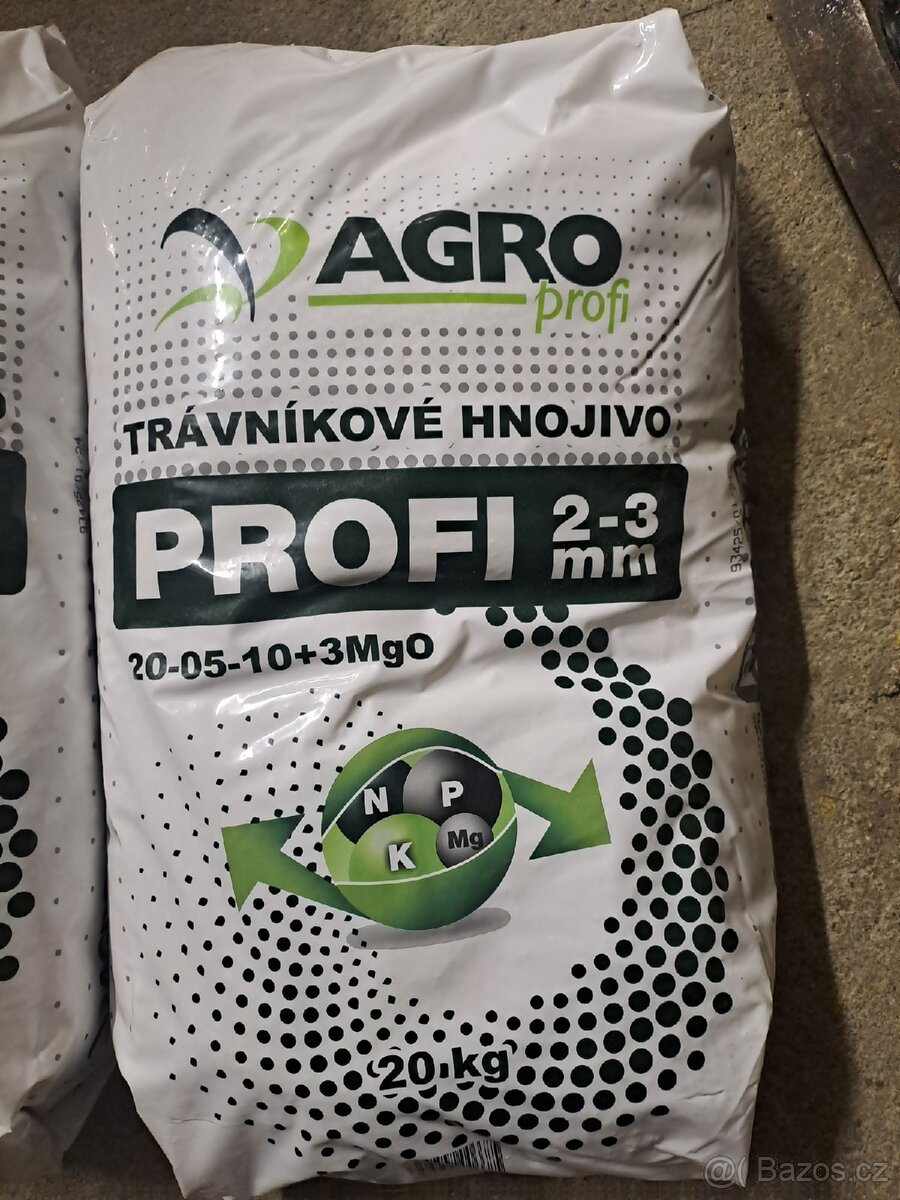 Trávníkové hnojivo PROFI 2-3 mm