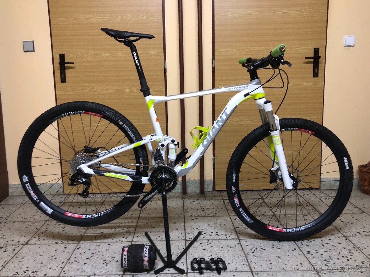 Giant anthem 27.5 vel. L velmi pěkný, výbava navíc