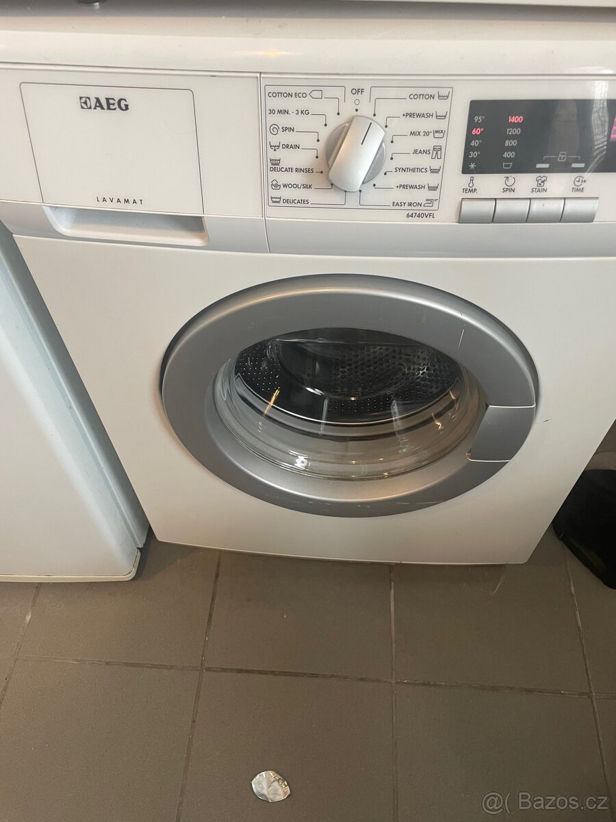 Pracka AEG