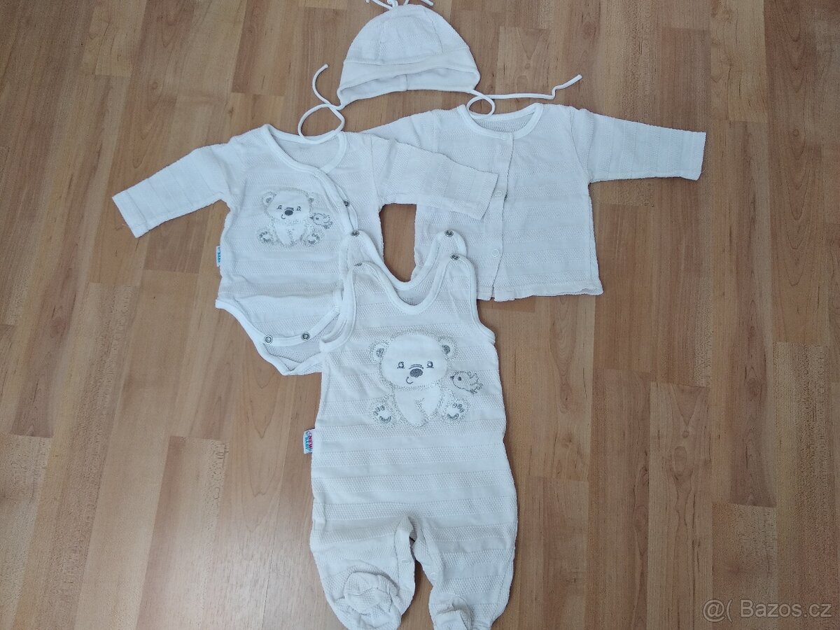Dětské oblečení (výbava) + věci zdarma