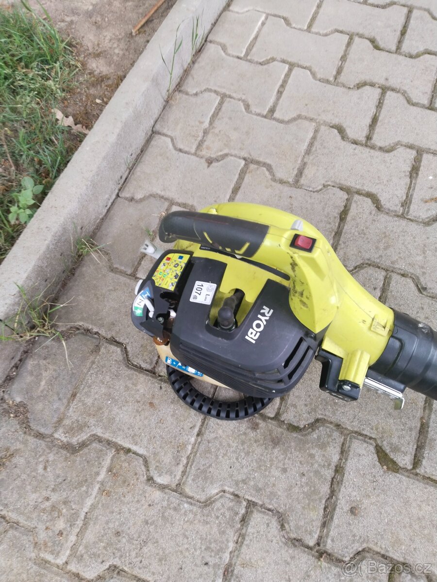 Prodám foukac Ryobi Rbv26b