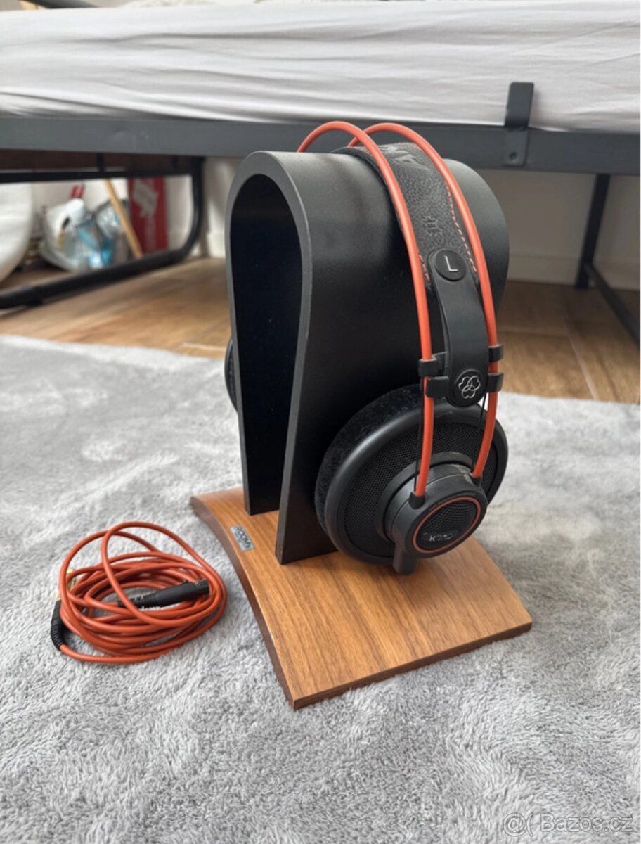 Sluchátka AKG K712