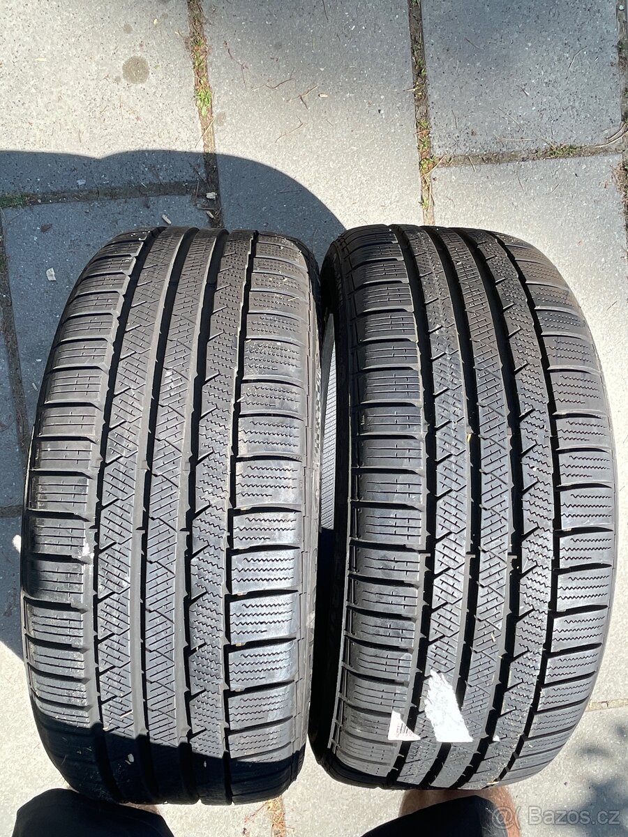 Dvě zimní pneu Continental 225/40/18