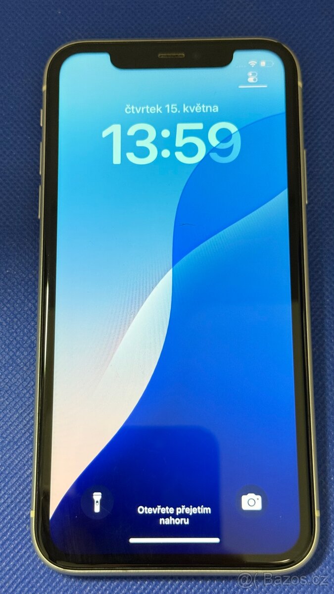 iPhone 11 64GB White,pěkný stav,nová baterie