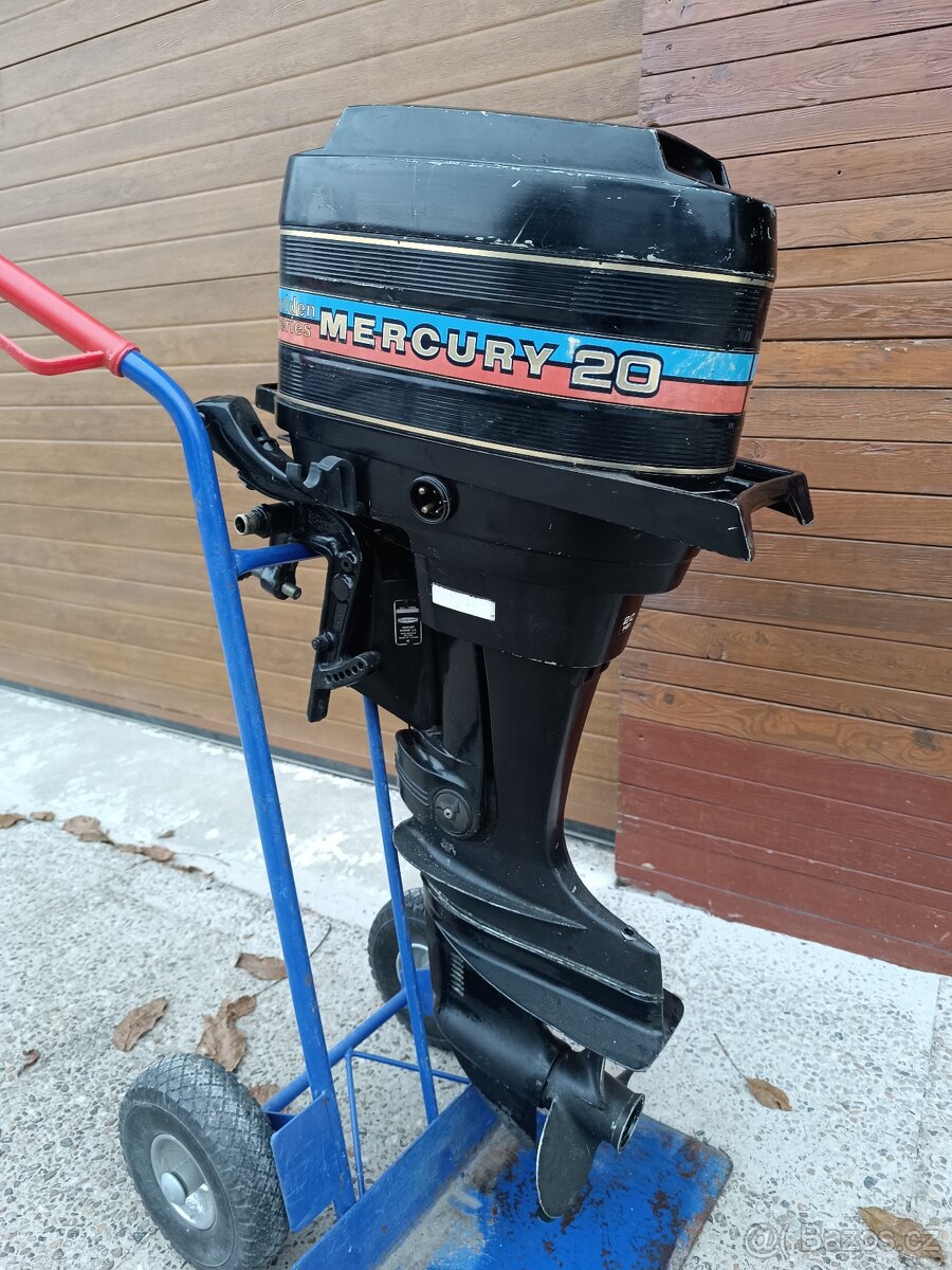 Prodám lodní motor Mercury 20 hp