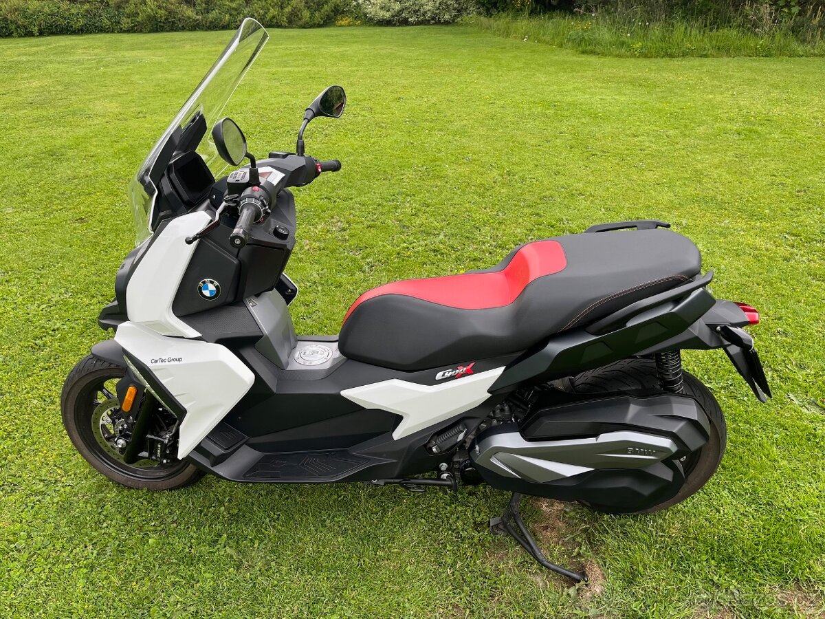 BMW C400X pouze 3800km Dph